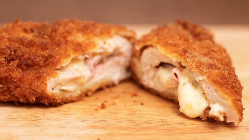 pxqrocxwsjcc_3KrzYGbRPG6AAmY4MA40Oe_chicken-cordon-bleu_landscapeThumbnail_en-US