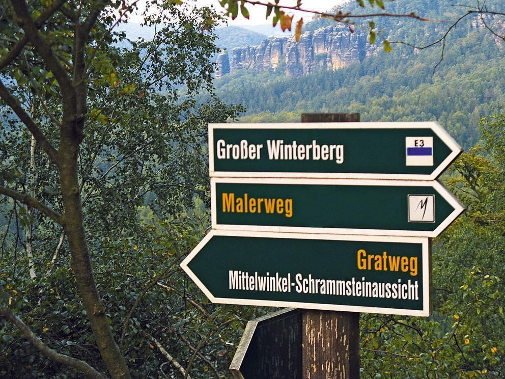 csm_2000-Wegweiser-Malerweg-am-Schrammsteingratweg-Fotograf-Romy-Schuster-BSKTjpg_dcd2cf7db7