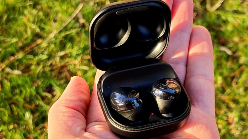 سماعات-سامسونج-جالكسي-بودز-برو-..-مراجعة-المواصفات-والأداء-1024x576