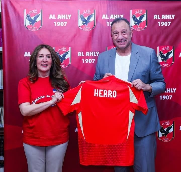 الخطيب يستقبل السفيرة الأمريكية في النادي الأهلي.. اللقاء المرتقب بين الأهلي وانتر ميلان