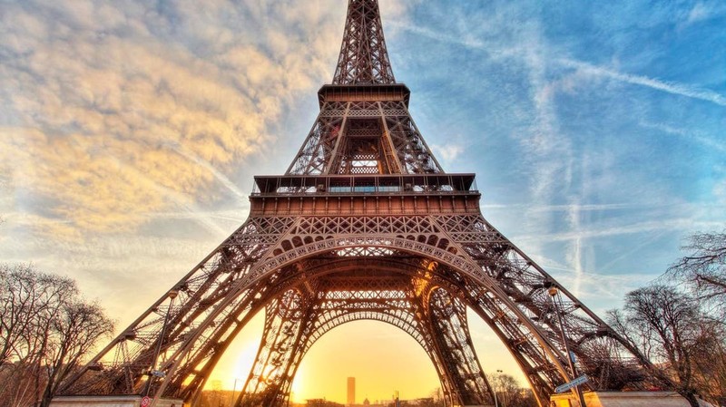أهم 6 أشياء لا تفعلها في باريس للحفاظ على اموالك M
