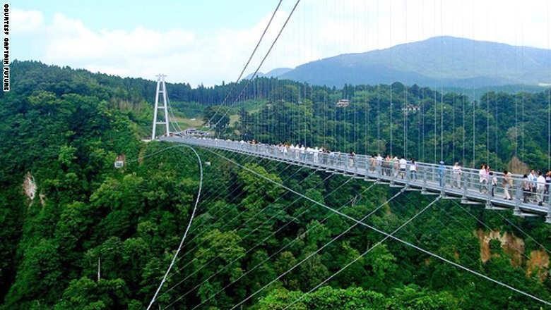 جسر “يومي” باليابان