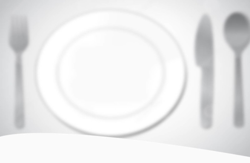 8994896-white-plate-on-red-checked-tablecloth-Stock-Photo