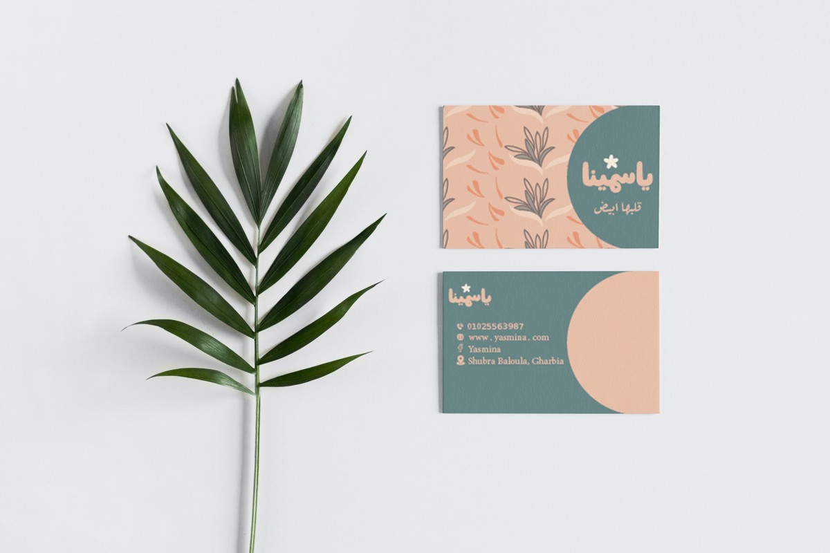 Free_minimal_front_and_back_business_card_mockup