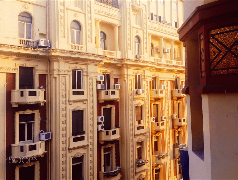 المباني القديمة في وسط البلد في القاهرة