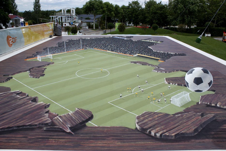 ملعب كرة القدم