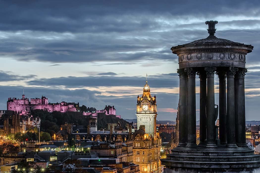 bigstock-Edinburgh-castle-and-Cityscape-83072450resize105040