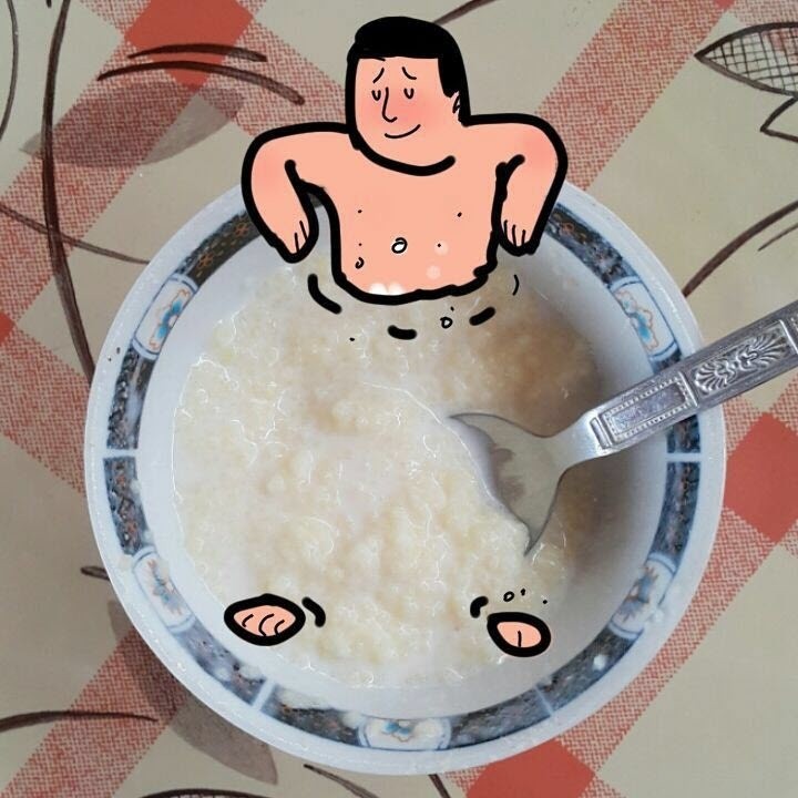 يستمتع في حمام الأرز ههه