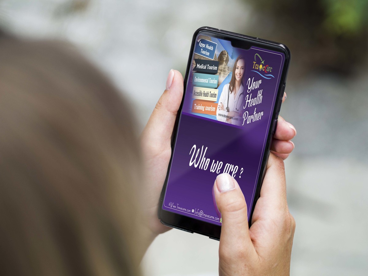 تصميم غلاف للسوشيال ميديا  الخاص لـ TRAOECARR