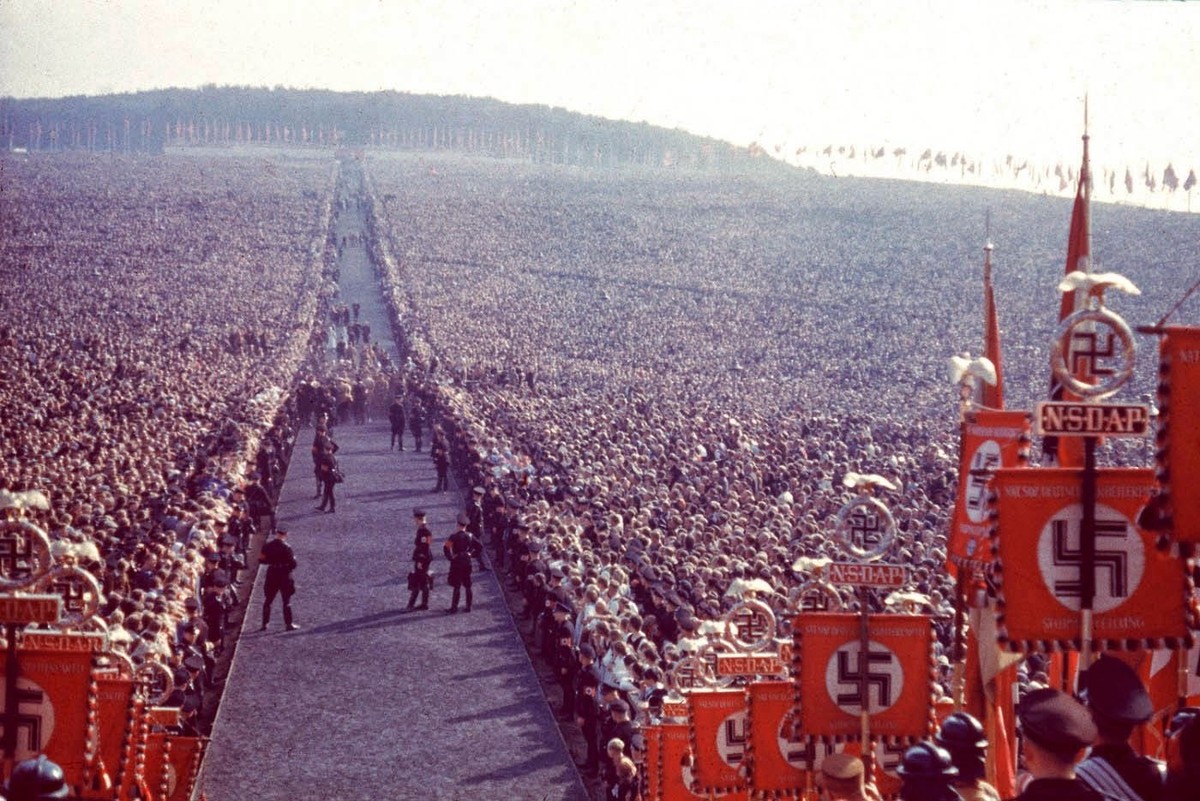 Nazi_rally__1937.