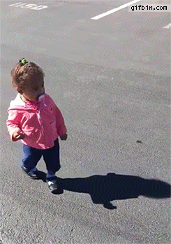 1442248626_little_girl_gets_scared_of_her_own_shadow
