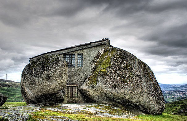 منزل الحجارة فى البرتغال