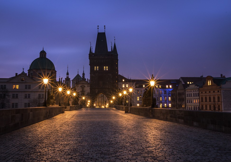 Charles-Bridge-Dawn