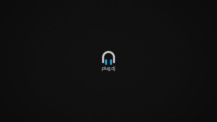 457074-plug.dj-minimalism-dark-textured-texture-simple-brand-headphones-music-vignette-748x421