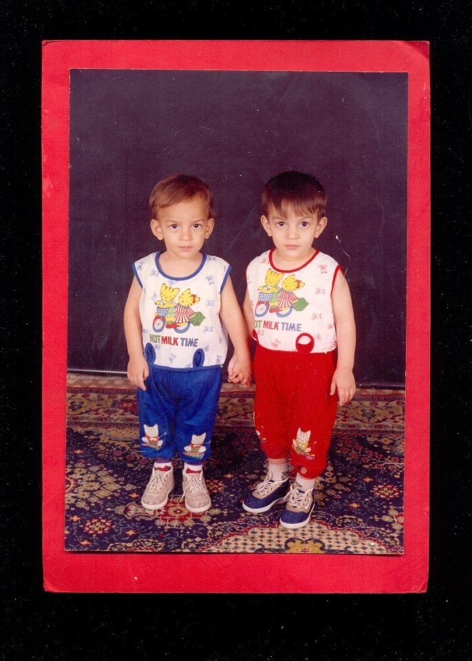 300255_603941506302695_1115403482_n