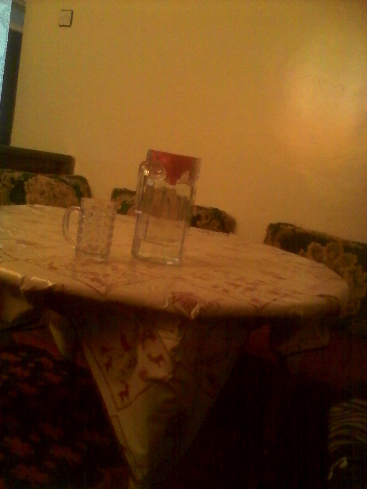 1453736930927-565998653