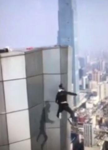 rooftopping-star-who-died-falling-from-62-storey-building-was-going-to-propose-to-gf-world-of-buzz-5