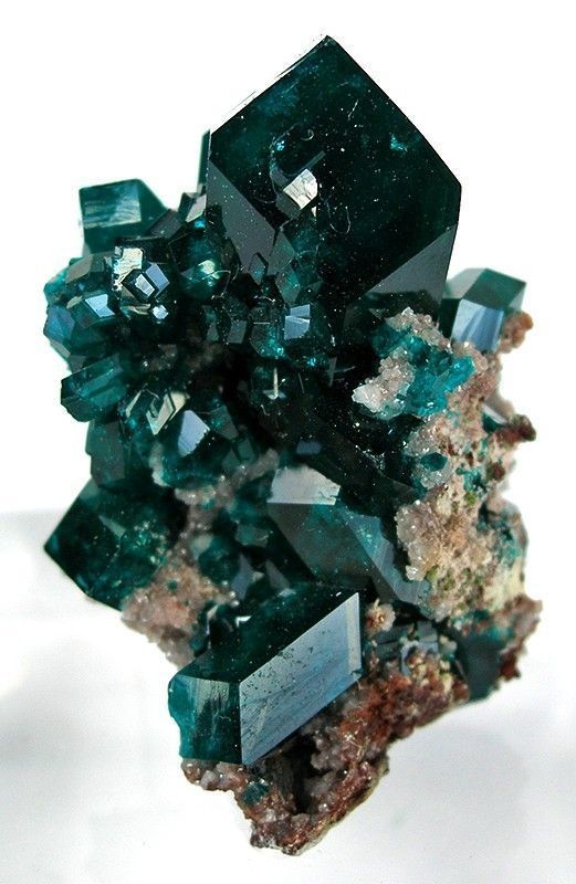 8a13f6ceee1562f92c630660bf561e2c--zambian-emerald-emerald-gemstone