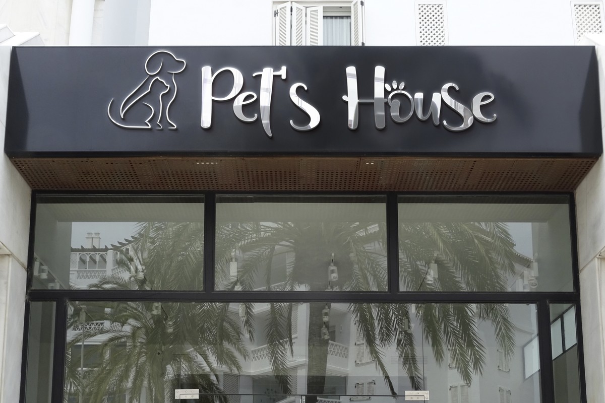 pet_s_house_logo_mok_up